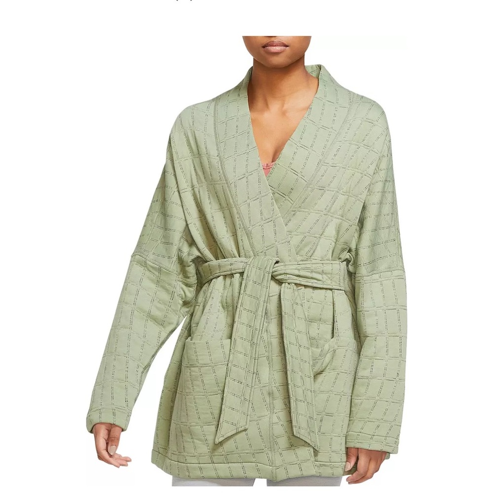 NWT Nike Women's Yoga Therma-FIT
Luxe Jacquard Cardigan. Size XS